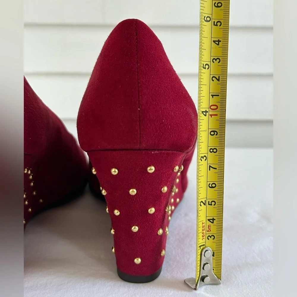 AEROSOLES Burgundy Wedges with Gold‎ Accents Sz 10